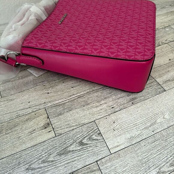 Michael Kors Jet Set Signature Logo Messenger Bag NWT - Picture 7 of 13